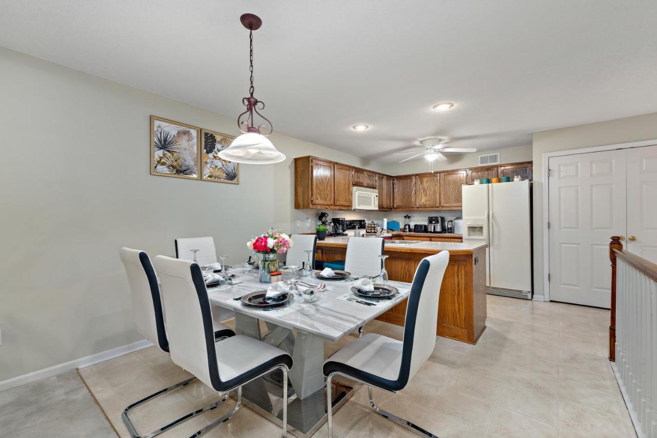 Beautiful Townhome, 11 Minutes To Downtown, Kcmo. Kansas City Eksteriør bilde