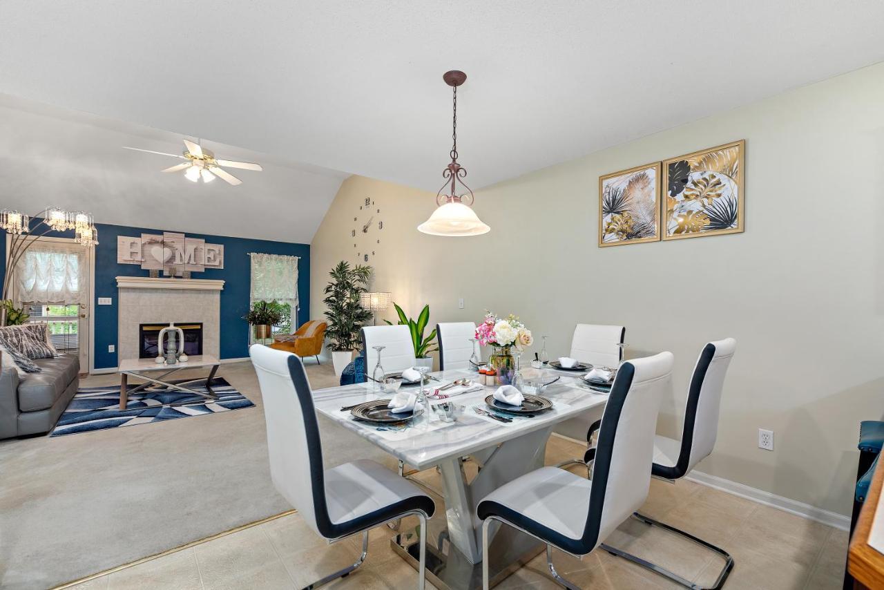 Beautiful Townhome, 11 Minutes To Downtown, Kcmo. Kansas City Eksteriør bilde