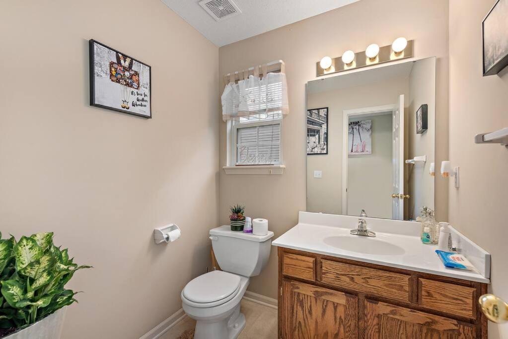 Beautiful Townhome, 11 Minutes To Downtown, Kcmo. Kansas City Eksteriør bilde