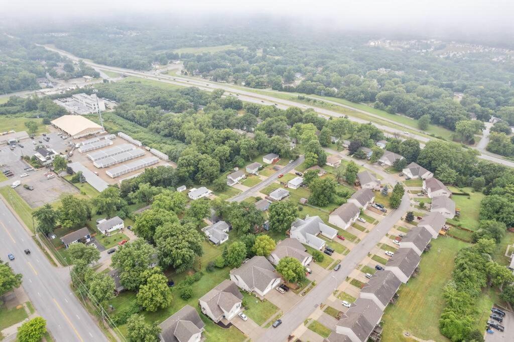 Beautiful Townhome, 11 Minutes To Downtown, Kcmo. Kansas City Eksteriør bilde