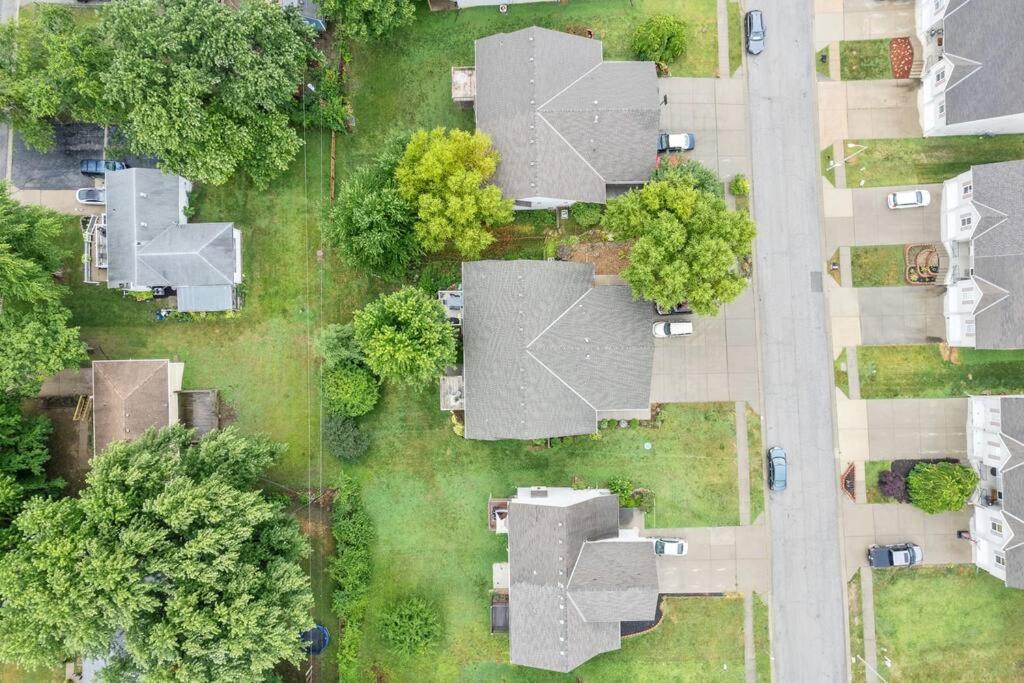 Beautiful Townhome, 11 Minutes To Downtown, Kcmo. Kansas City Eksteriør bilde