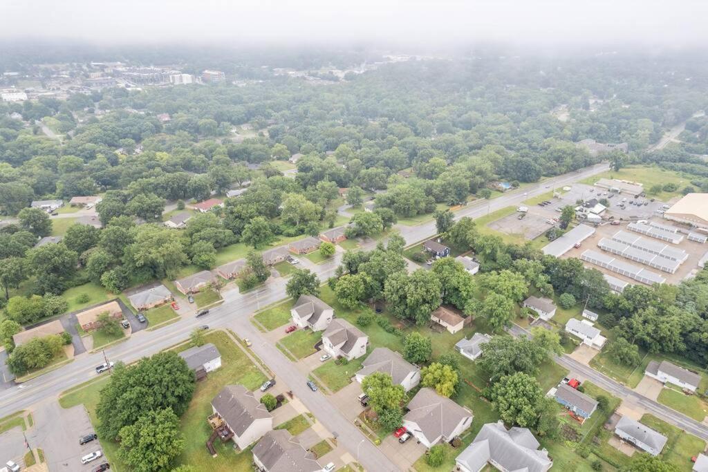 Beautiful Townhome, 11 Minutes To Downtown, Kcmo. Kansas City Eksteriør bilde