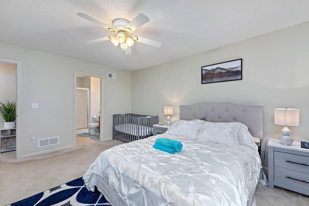 Beautiful Townhome, 11 Minutes To Downtown, Kcmo. Kansas City Eksteriør bilde