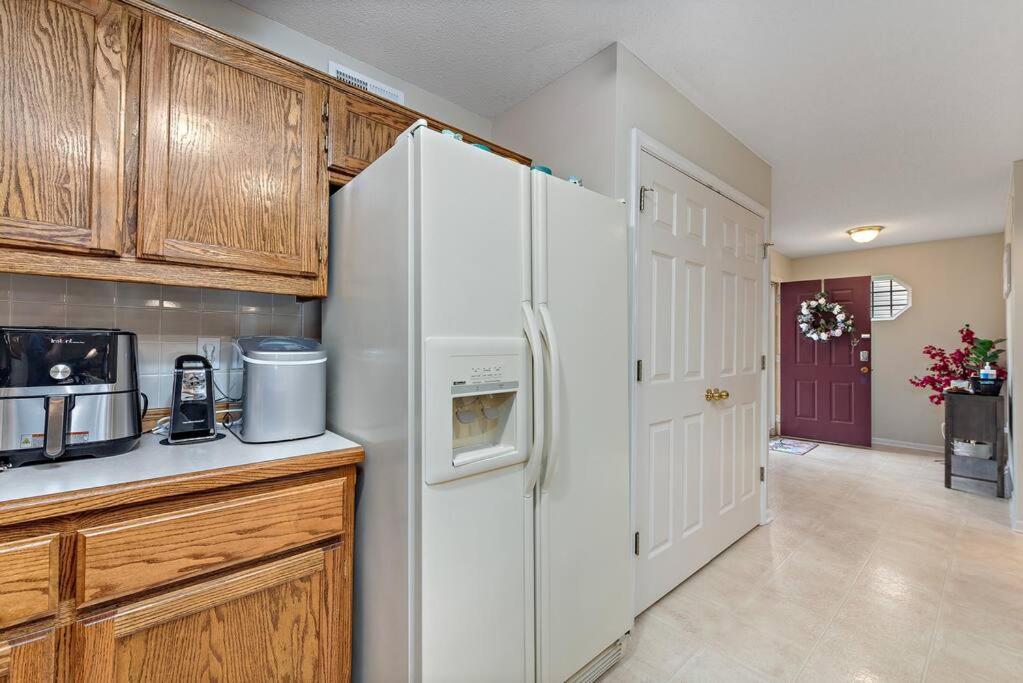 Beautiful Townhome, 11 Minutes To Downtown, Kcmo. Kansas City Eksteriør bilde